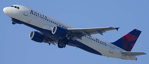 Delta Airbus A320-211 N333NW, August 20, 2013